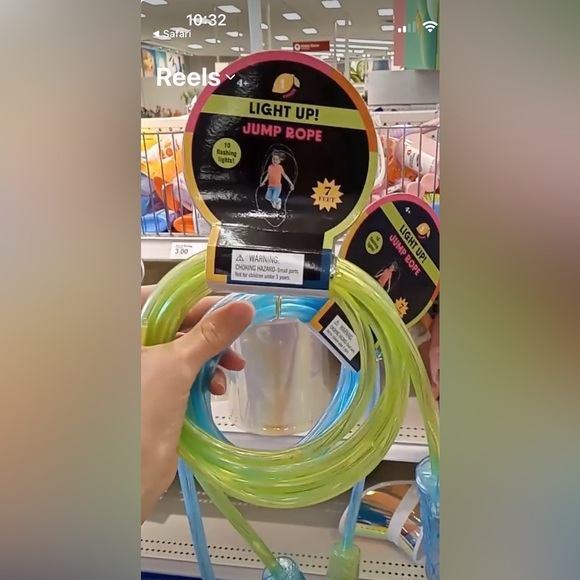 GREEN-Step Up Your Kid's Fun and Fitness with our Green Light Up Jump Rope! - Picture 1 of 3
